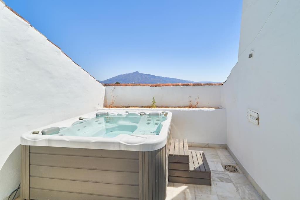 Superbe Appartement Avec Jaccuzi Marbella Eksteriør billede